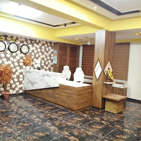 Hotel Golden City 巴罗达 外观 照片