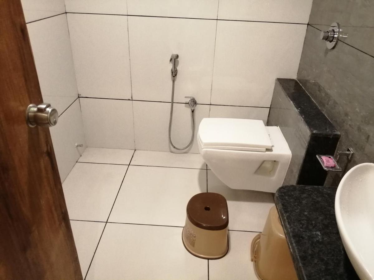Hotel Golden City 巴罗达 外观 照片