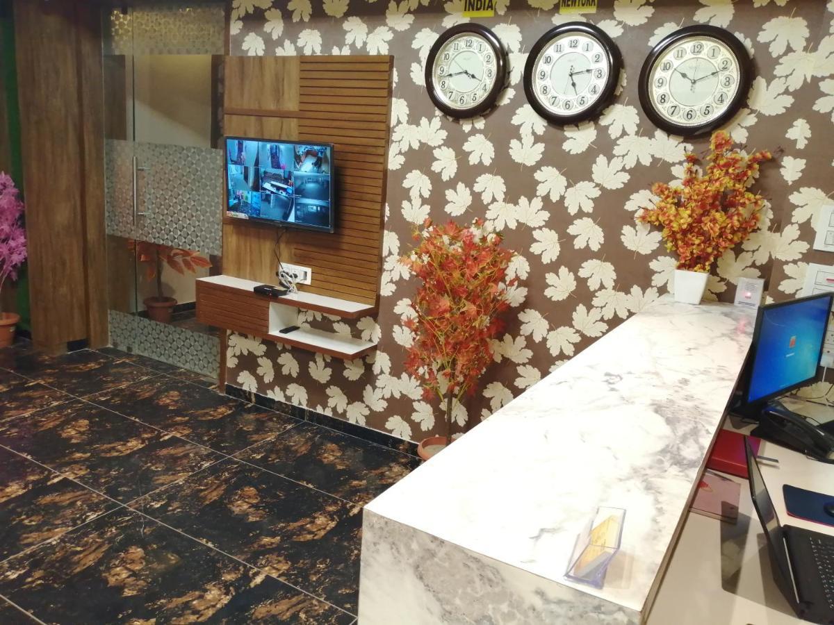 Hotel Golden City 巴罗达 外观 照片