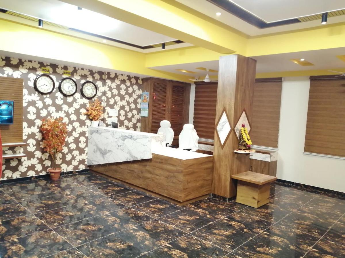 Hotel Golden City 巴罗达 外观 照片